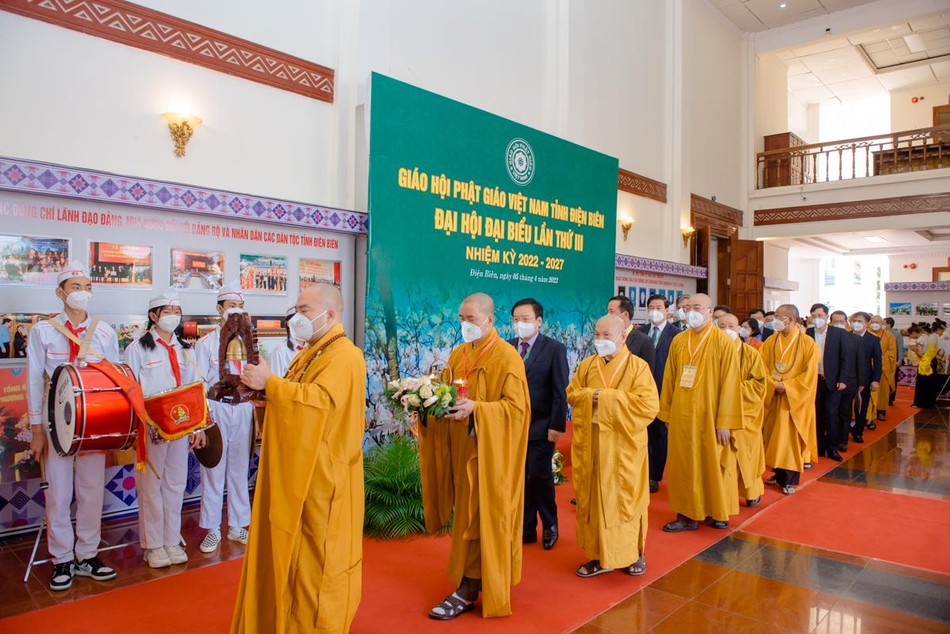 Cung thỉnh chư tôn đức quang lâm Cung thỉnh chư tôn đức quang lâm