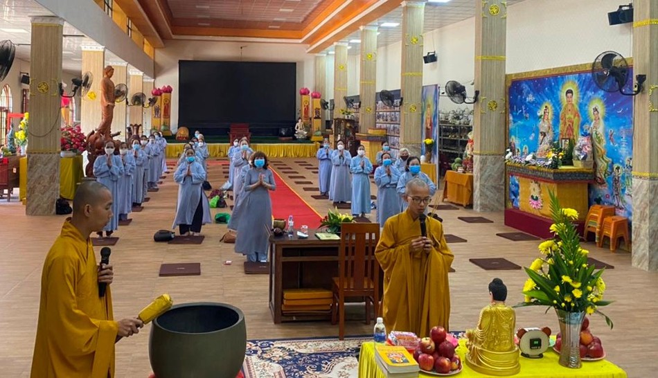 Đảnh lễ Tam bảo