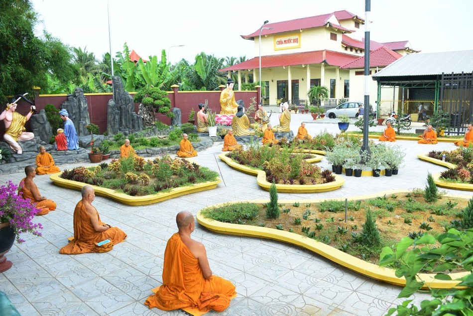 Tọa thiền tại tịnh xá Phước Huệ Tọa thiền tại tịnh xá Phước Huệ