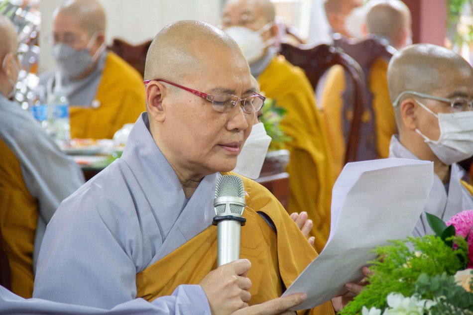 Ni trưởng Thích nữ Như Trí dâng lời tác bạch Ni trưởng Thích nữ Như Trí dâng lời tác bạch