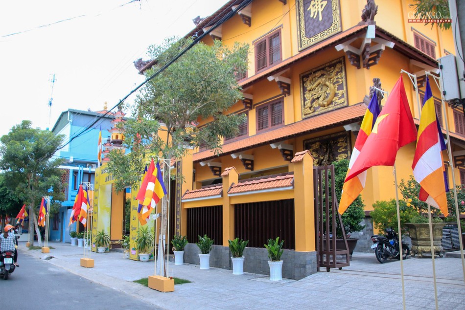 Không khí hân hoan chào mừng đại hội Không khí hân hoan chào mừng đại hội