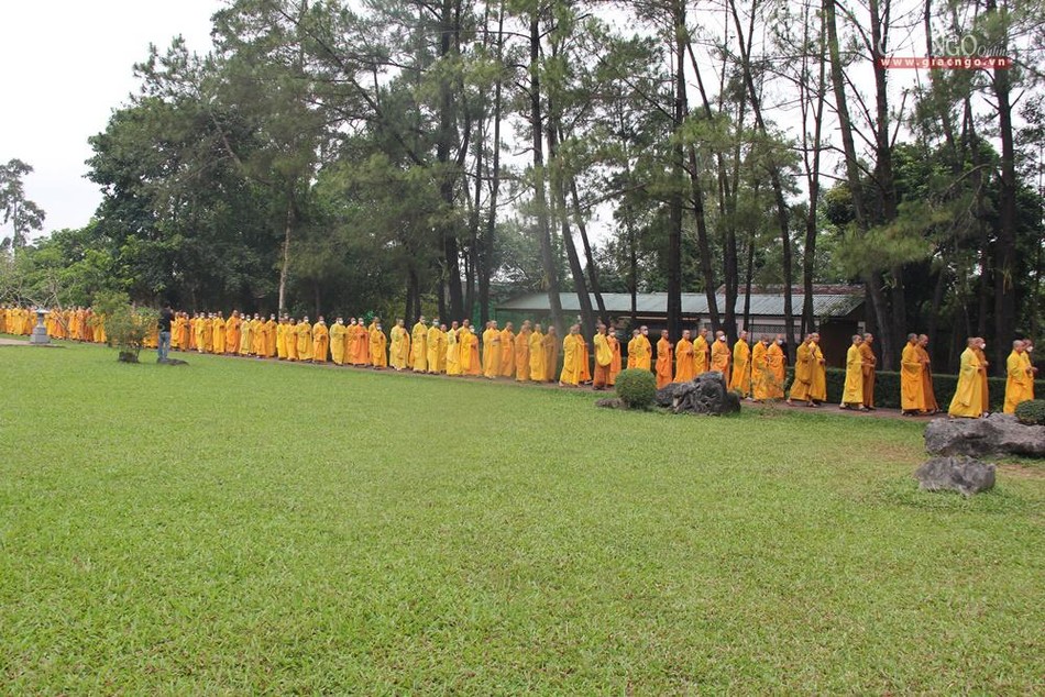 Đông đảo Tăng Ni tham dự