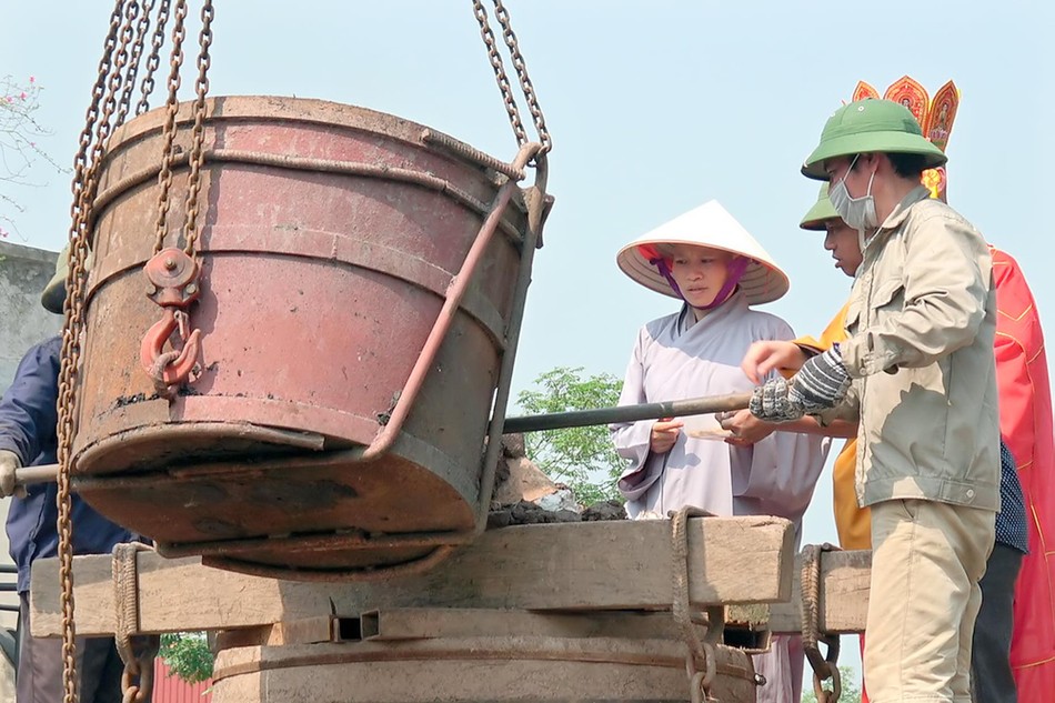 Đại hồng chung chùa Hồng Ân nặng 1 tấn