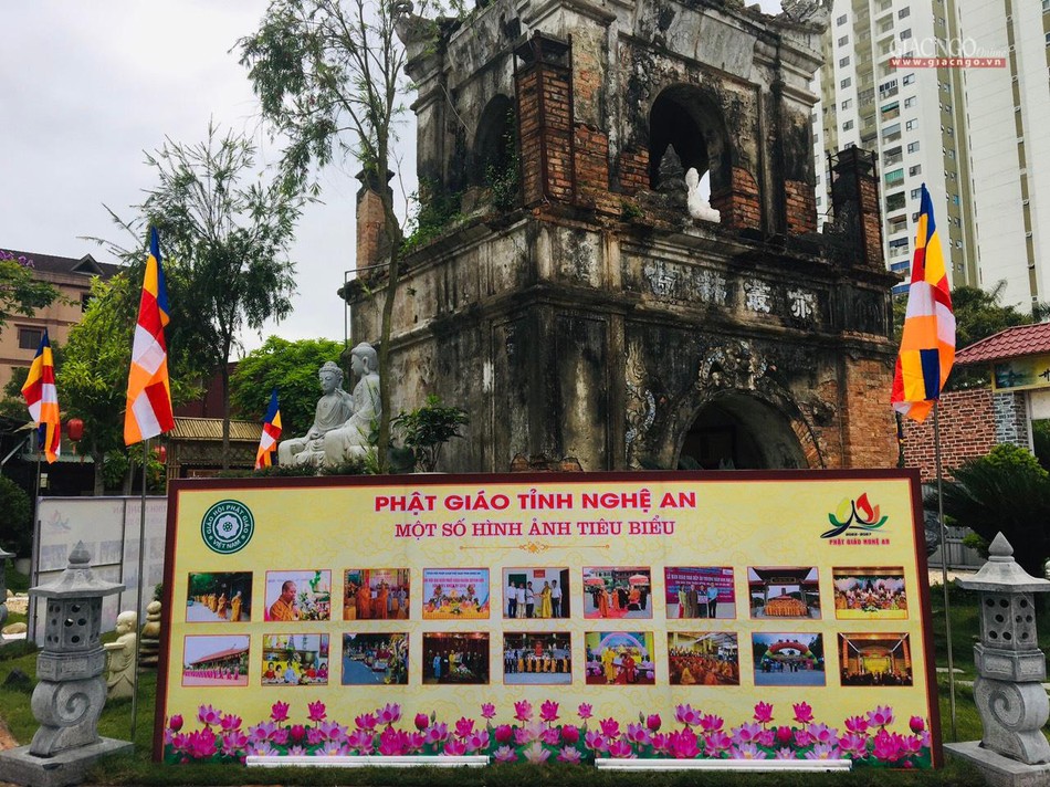 Nhiều hình ảnh hoạt động Phật sự trong nhiệm kỳ qua được trưng bày sáng 8-5