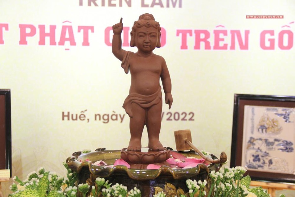 Tượng Phật đản sanh Tượng Phật đản sanh