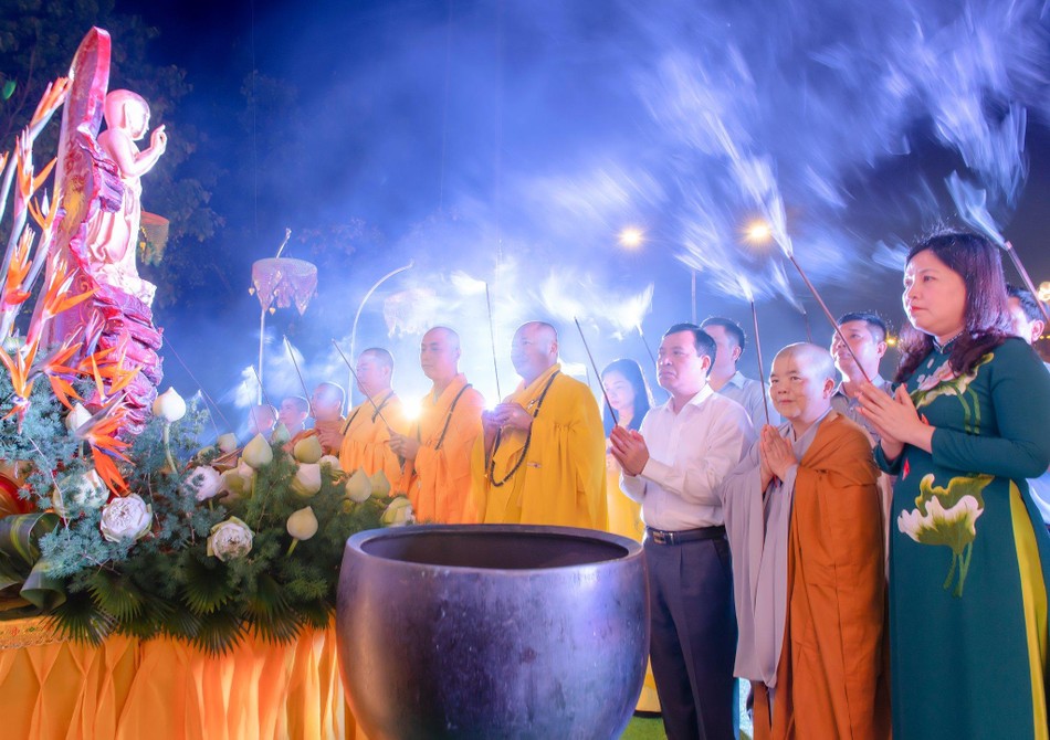 Niêm hương bạch Phật Niêm hương bạch Phật