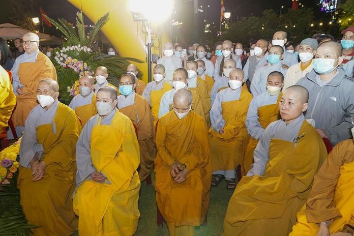 Chư Ni tham dự buổi lễ Chư Ni tham dự buổi lễ