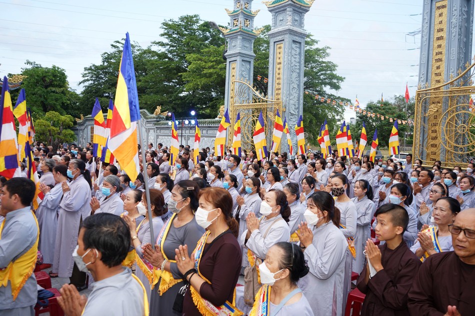 Phật tử các đạo tràng về tham dự lễ Phật tử các đạo tràng về tham dự lễ