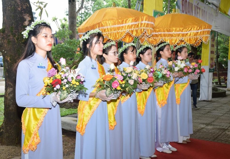 Thành kính dâng hoa