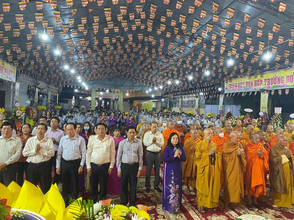 Đại chúng đồng tụng niệm