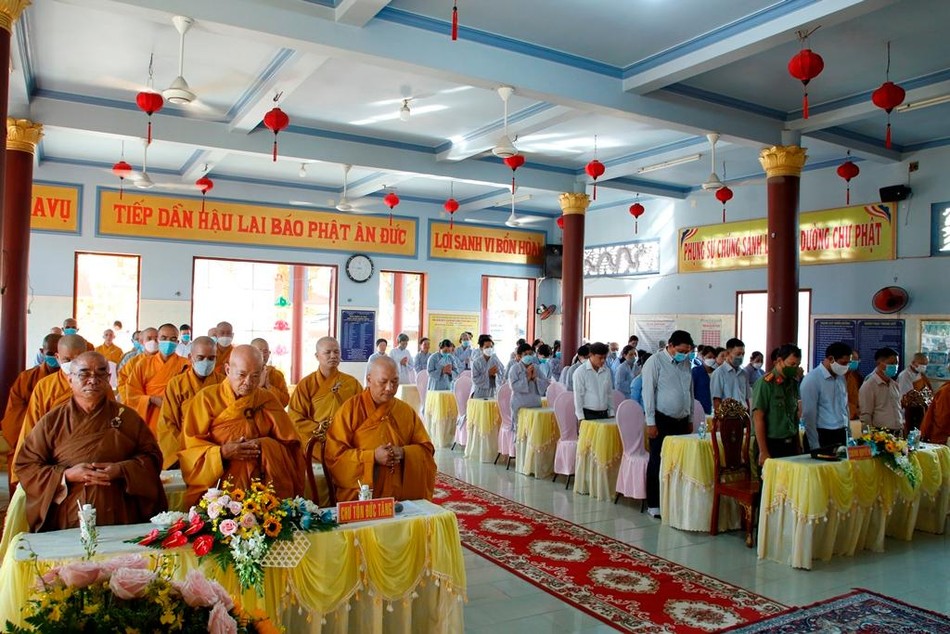 Phút tưởng niệm chư tiền bối hữu công Phút tưởng niệm chư tiền bối hữu công