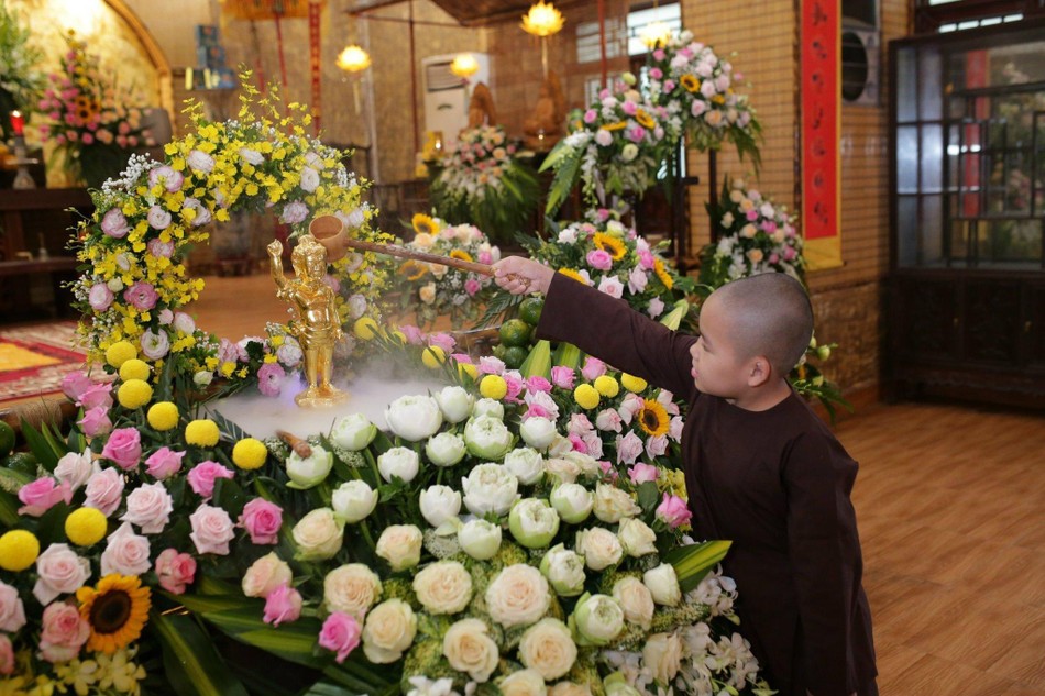 Hoan hỷ Tắm Phật