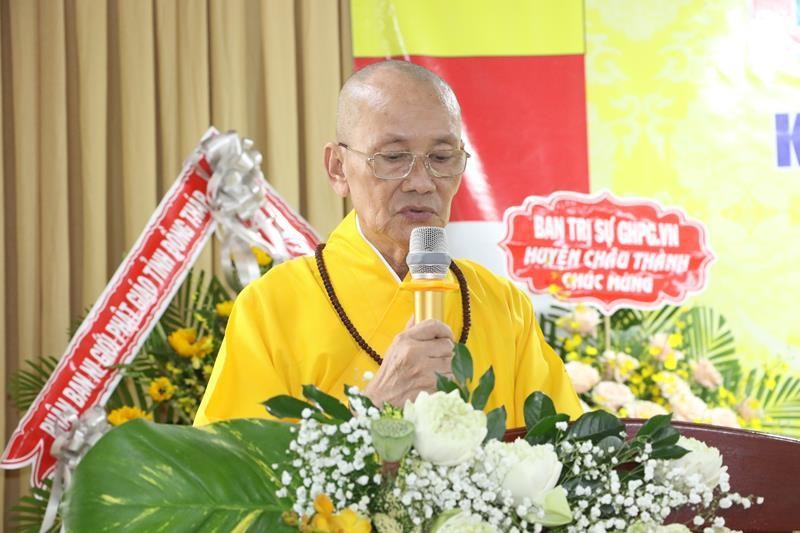 Hòa thượng Thích Chơn Minh ban đạo từ Hòa thượng Thích Chơn Minh ban đạo từ