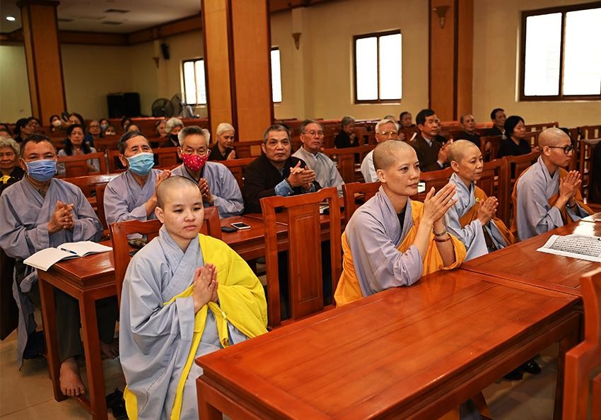 Chư Ni tại hạ trường chùa Quán Sứ Chư Ni tại hạ trường chùa Quán Sứ