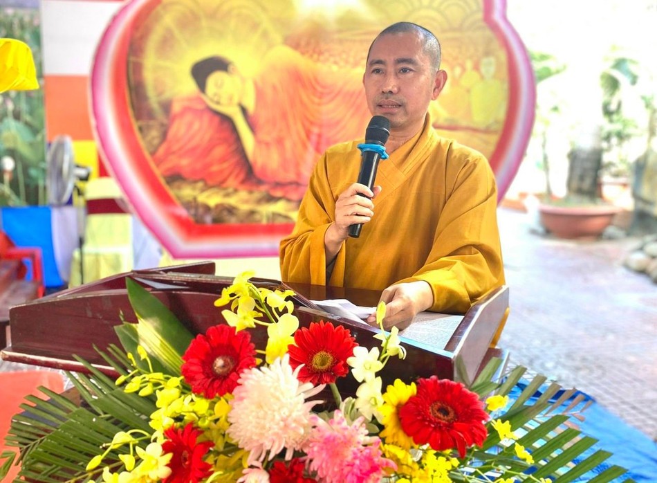 Đại đức Thích Thiện Nguyện báo cáo kế hoạch tổ chức