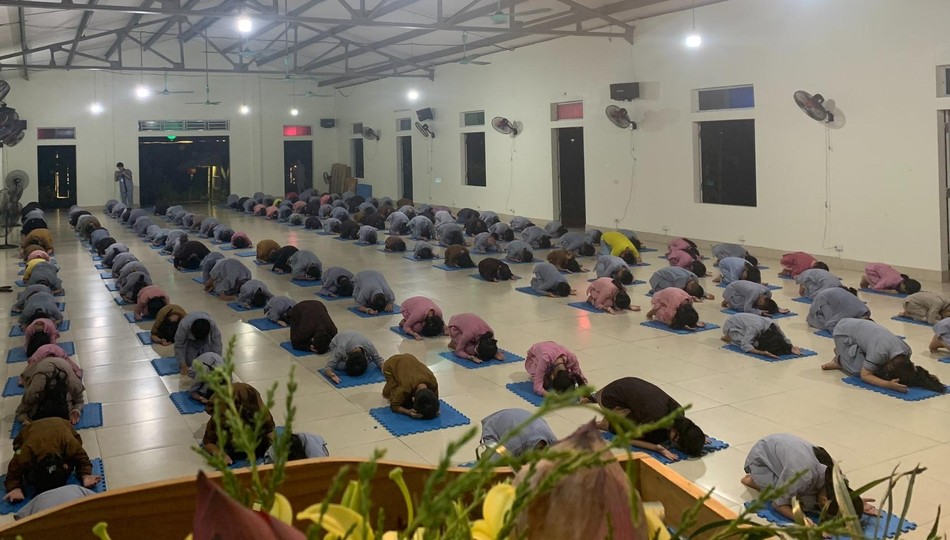 Lạy Phật Lạy Phật