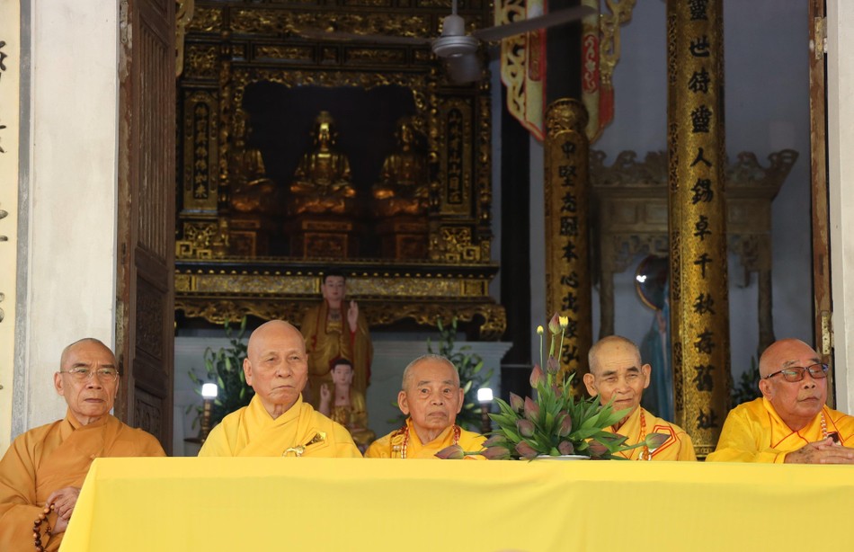 Chư tôn đức chứng minh buổi lễ Chư tôn đức chứng minh buổi lễ