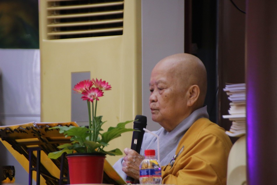 Ni trưởng Thích nữ Như Nhẫn, phó thiền chủ trường hạ trùng tuyên giới Tỳ-kheo-ni Ni trưởng Thích nữ Như Nhẫn, phó thiền chủ trường hạ trùng tuyên giới Tỳ-kheo-ni