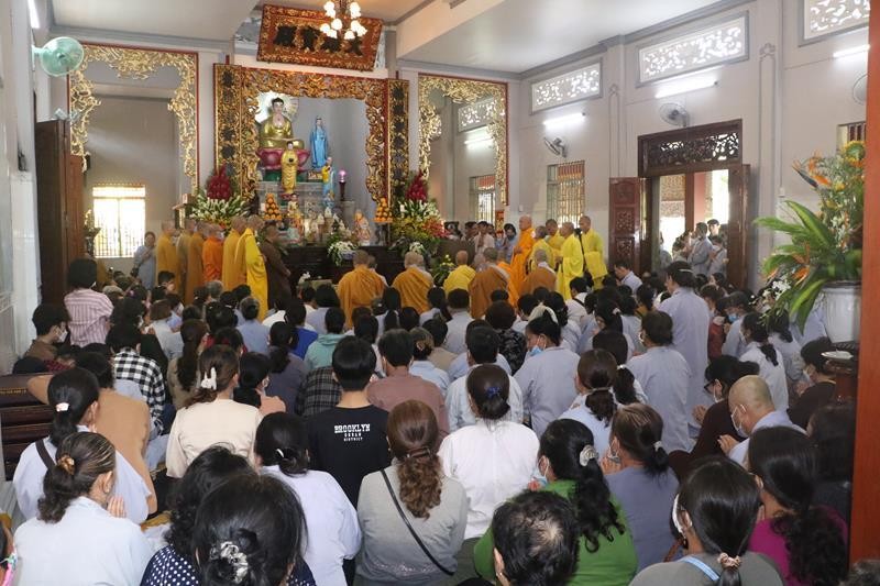 Đông đảo Phật tử tham gia chuyến cúng dường các trường hạ do Ban Trị sự Phật giáo huyện Lấp Vò tổ chức Đông đảo Phật tử tham gia chuyến cúng dường các trường hạ do Ban Trị sự Phật giáo huyện Lấp Vò tổ chức