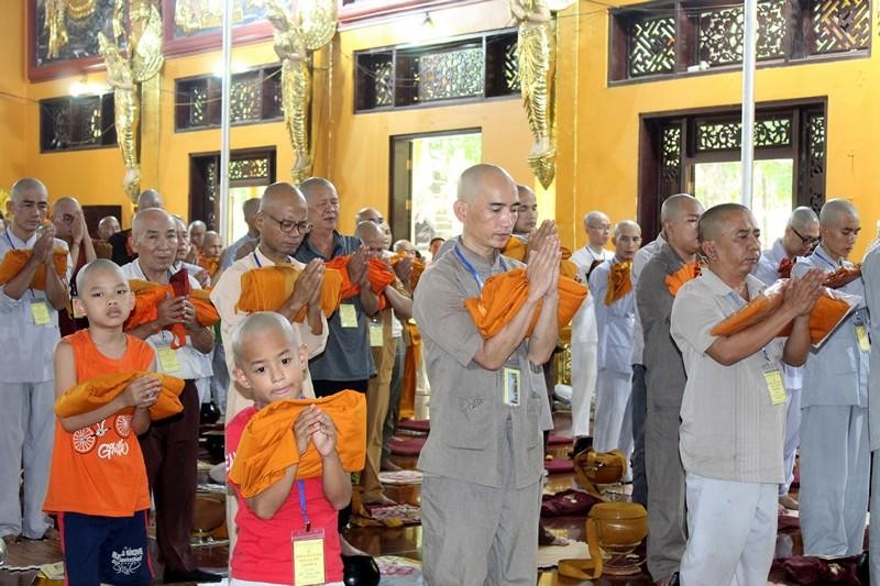 Cử hành nghi thức xuất gia gieo duyên Cử hành nghi thức xuất gia gieo duyên