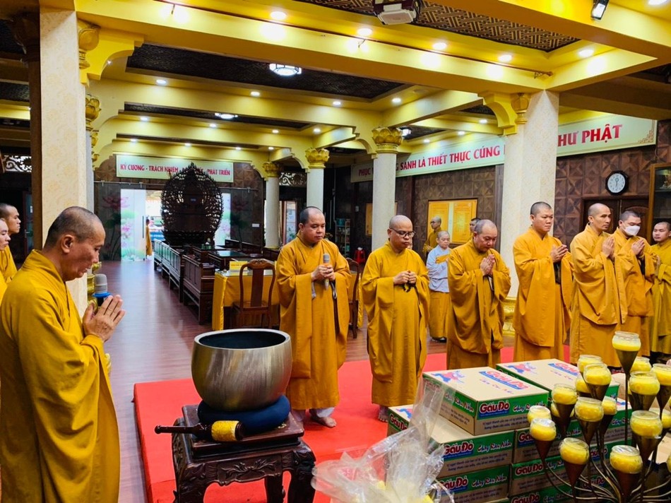 Tác bạch cúng dường tại trường hạ chùa Minh Đạo – Điểm bố-tát Tập trung của Phật giáo quận 3