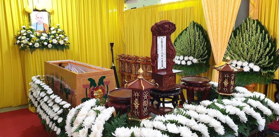 Lễ nhập kim quan tại Giác linh đường Lễ nhập kim quan tại Giác linh đường