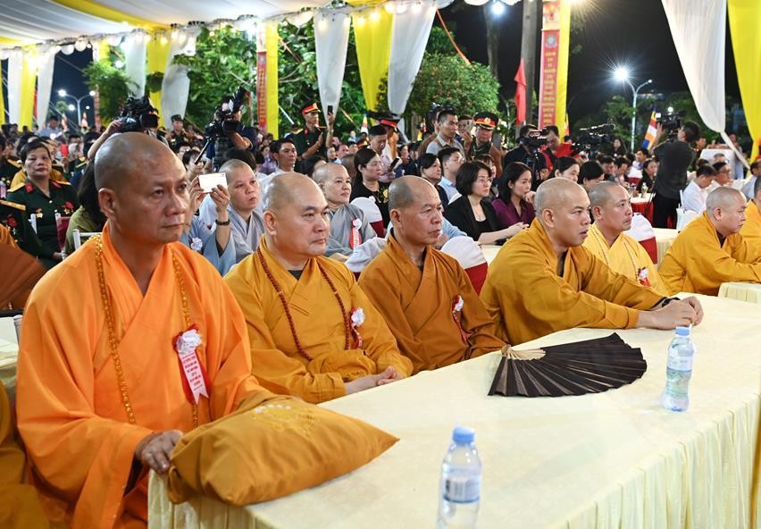 Chư tôn đức tham dự buổi lễ