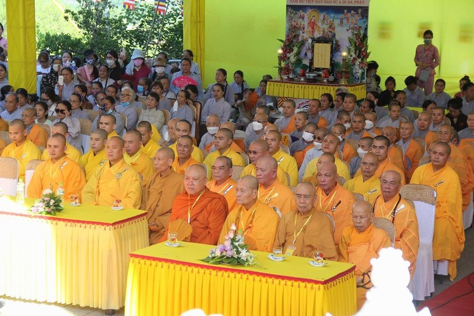 Tăng Ni, Phật tử tham dự lễ khai mạc Tăng Ni, Phật tử tham dự lễ khai mạc