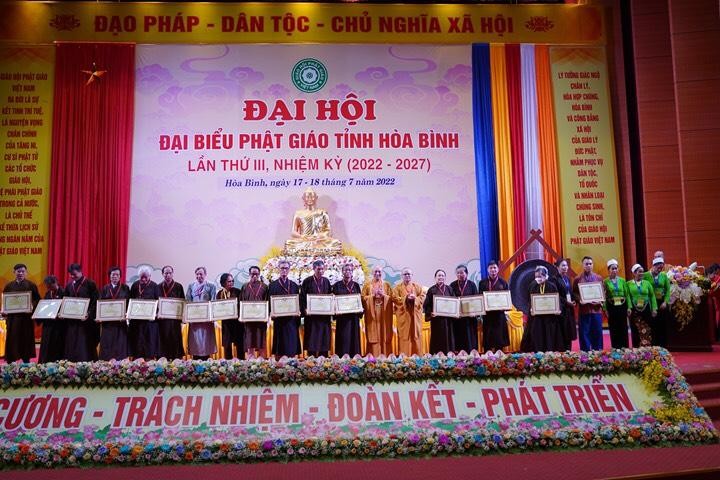 Trao Bằng tuyên dương công đức