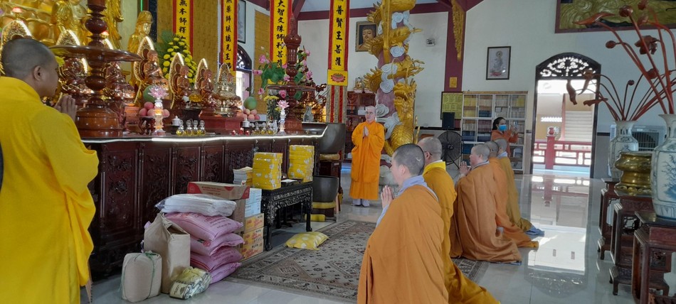 Tác bạch cúng dường tại chùa Quảng Đức Tác bạch cúng dường tại chùa Quảng Đức