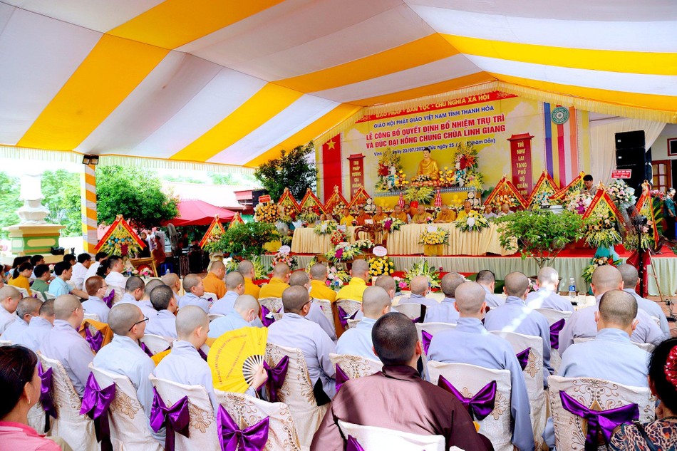 Quang cảnh buổi lễ Quang cảnh buổi lễ