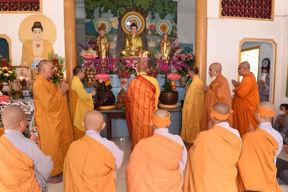 Nghi thức cúng ngọ