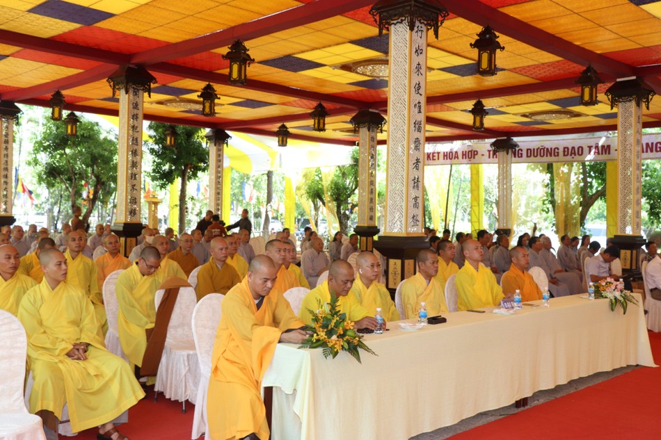 Chư Tăng tham dự buổi lễ