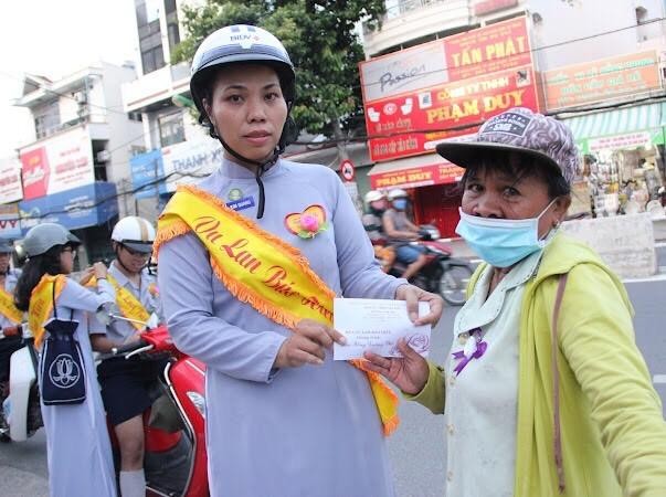 Một chút sẻ chia nhân mùa Vu lan - Báo hiếu Một chút sẻ chia nhân mùa Vu lan - Báo hiếu