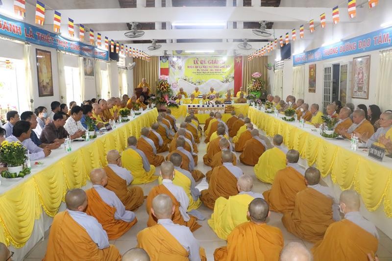 Quang cảnh buổi lễ bế giảng khóa An cư kiết hạ tại hạ trường chùa Giác Tôn