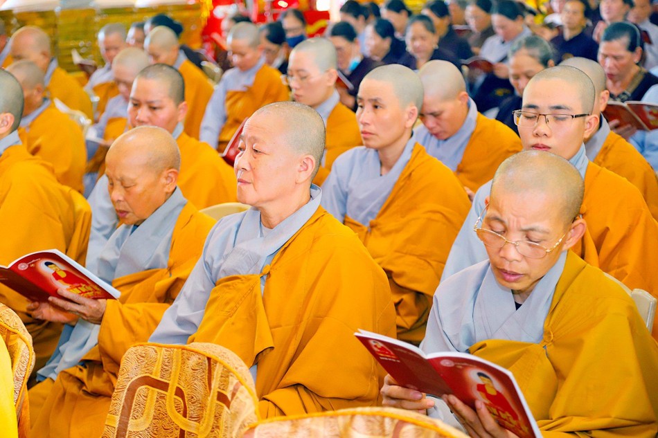 Chư Ni trong khóa lễ Tự tứ Chư Ni trong khóa lễ Tự tứ