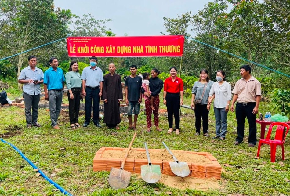 Lễ khởi công xây dựng nhà tình thương Lễ khởi công xây dựng nhà tình thương