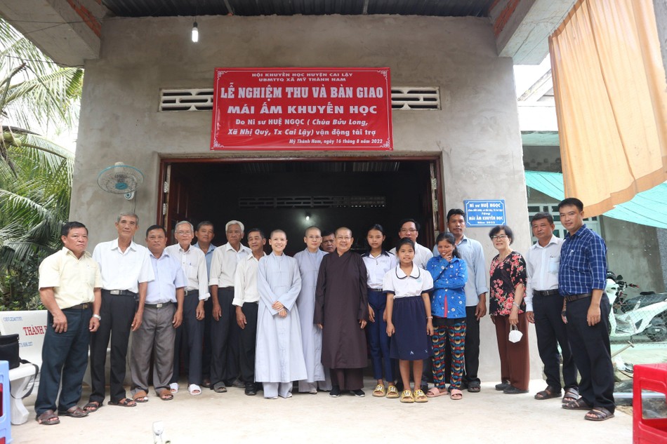 Lễ bàn giao Mái ấm khuyến học cho gia đình học sinh Nguyễn Thị Cẩm Hồng Thy Lễ bàn giao Mái ấm khuyến học cho gia đình học sinh Nguyễn Thị Cẩm Hồng Thy
