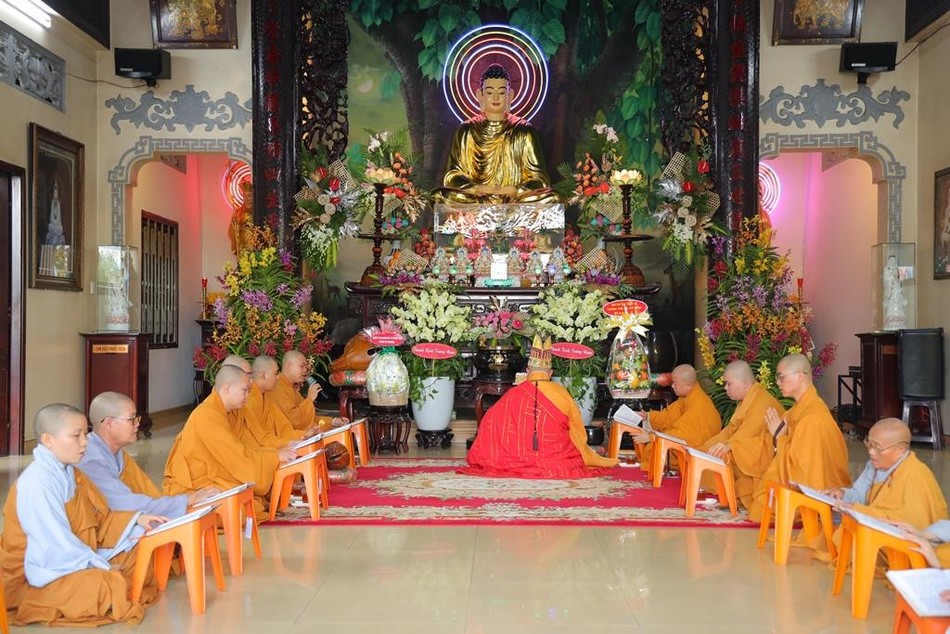 Khóa lễ trì tụng kinh Địa Tạng cầu siêu chư vị hương linh quá cố Khóa lễ trì tụng kinh Địa Tạng cầu siêu chư vị hương linh quá cố