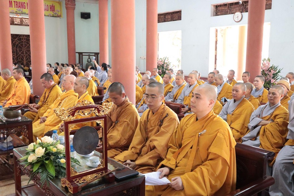 Chư Tăng Ni tham dự buổi lễ Chư Tăng Ni tham dự buổi lễ