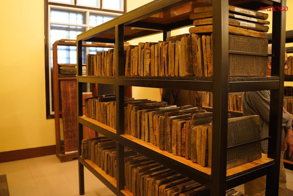 Phòng lưu trữ 828 tấm mộc bản