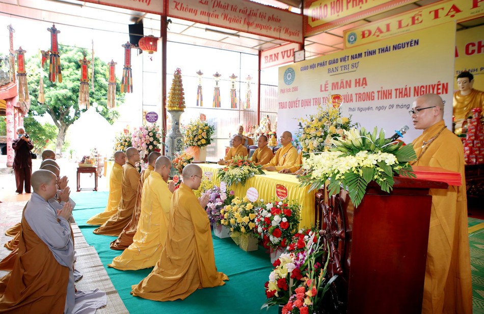 Công bố quyết định bổ nhiệm trụ trì cho 11 chư Tăng Ni Công bố quyết định bổ nhiệm trụ trì cho 11 chư Tăng Ni