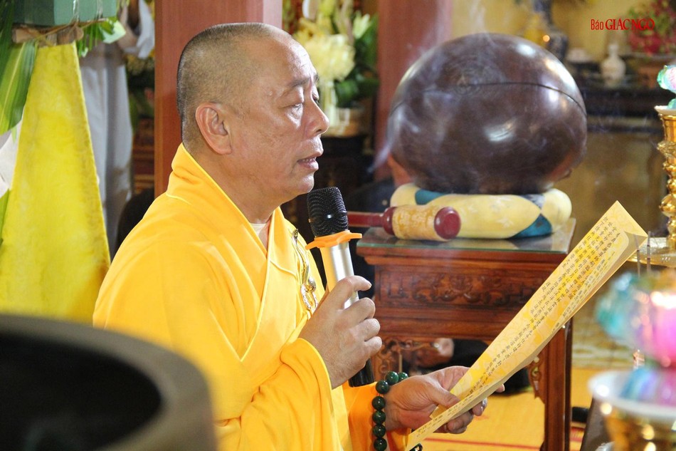 Thượng tọa Thích Lương Nguyên tuyên sớ cung tiến giác linh