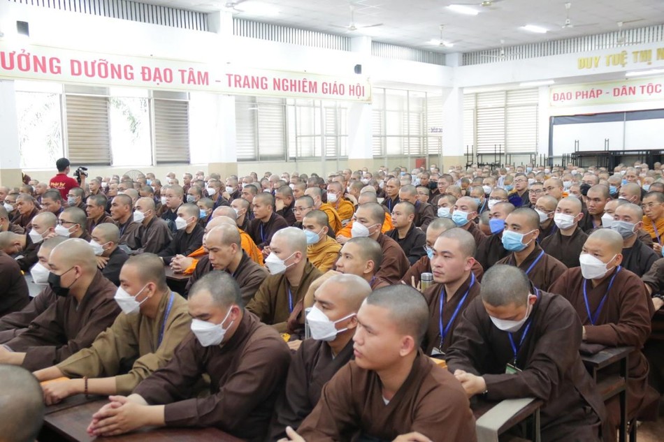 Tăng sinh tham dự buổi gặp mặt