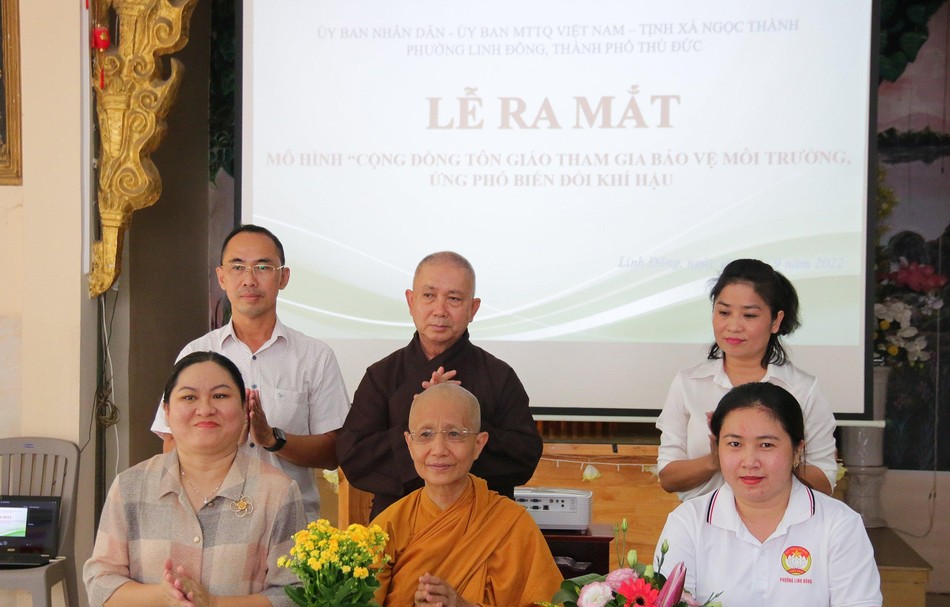 Ký kết ra mắt mô hình “Cộng đồng đồng tôn giáo tham gia bảo vệ môi trường, ứng phó với biến đổi khí hậu” và công trình “Vườn ươm thuốc Nam” Ký kết ra mắt mô hình “Cộng đồng đồng tôn giáo tham gia bảo vệ môi trường, ứng phó với biến đổi khí hậu” và công trình “Vườn ươm thuốc Nam”
