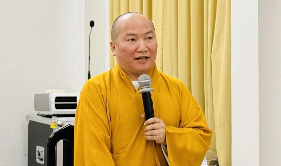 Thượng tọa Thích Phước Tiến phát biểu Thượng tọa Thích Phước Tiến phát biểu