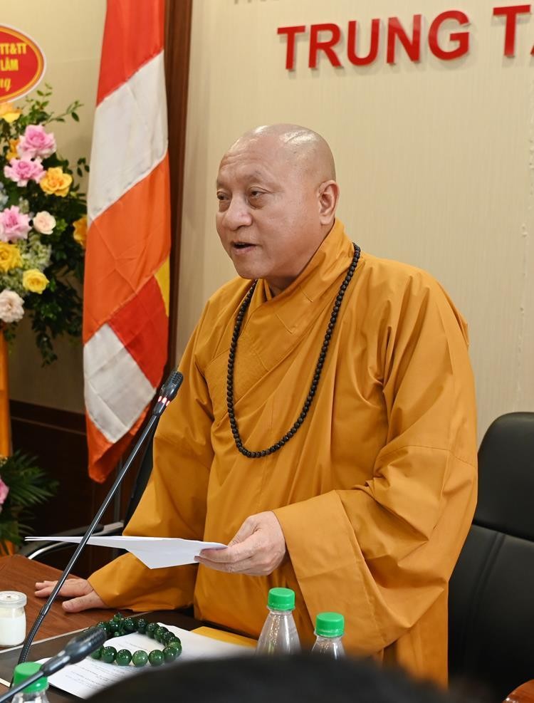 Hòa thượng Thích Gia Quang đúc kết hội nghị Hòa thượng Thích Gia Quang đúc kết hội nghị