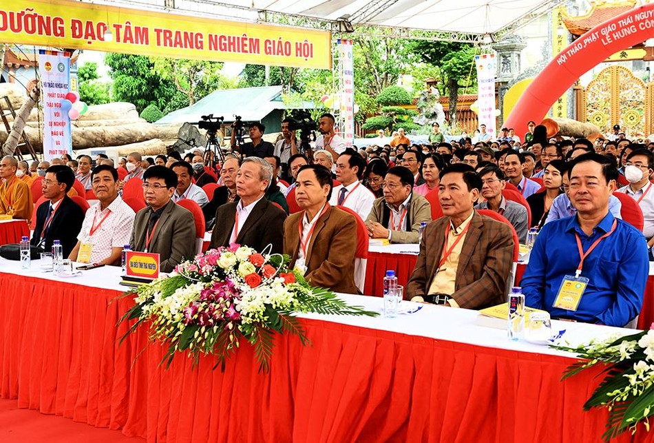 Đại biểu chính quyền Đại biểu chính quyền