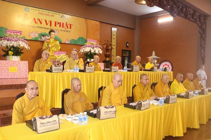 Chư tôn đức chứng minh buổi lễ Chư tôn đức chứng minh buổi lễ