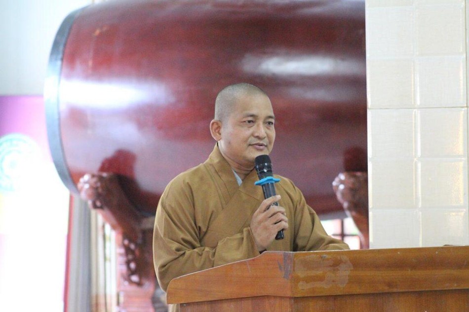 Đại đức Thích Lệ Duyên phát biểu Đại đức Thích Lệ Duyên phát biểu
